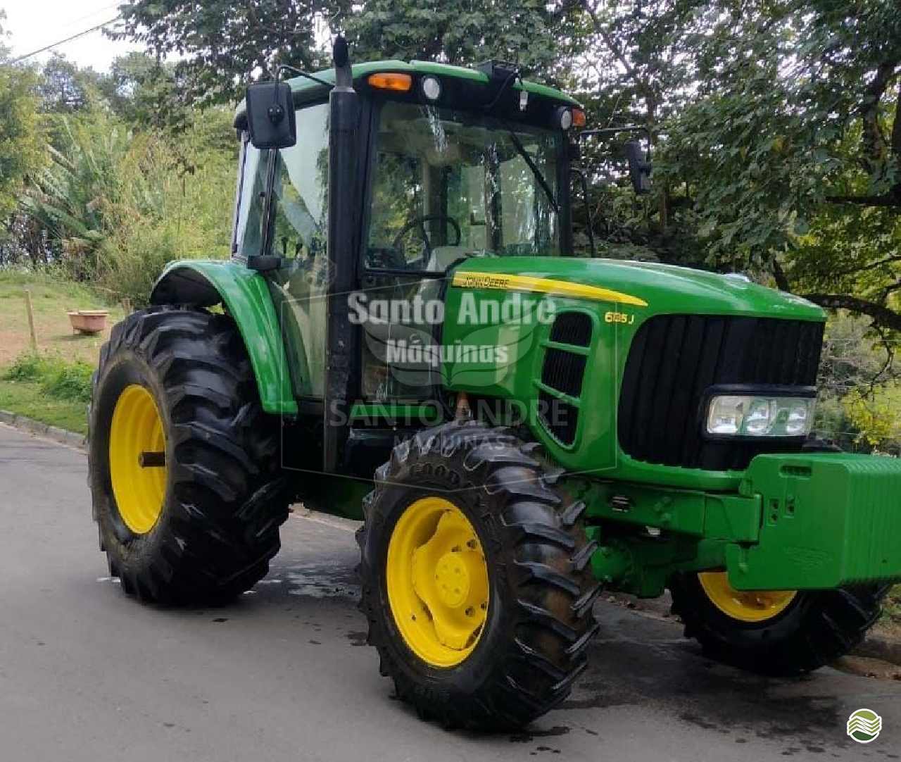 TRATOR JOHN DEERE JOHN DEERE 6135J Tração 4x4 Santo André Máquinas PIRASSUNUNGA SÃO PAULO SP